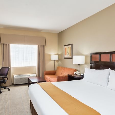 Holiday Inn Express Palestine By Ihg Exterior photo