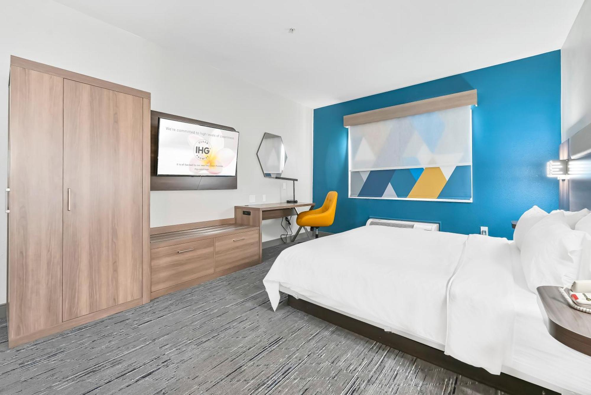 Holiday Inn Express Palestine By Ihg Exterior photo
