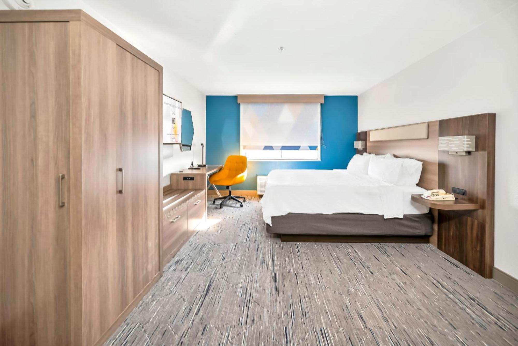 Holiday Inn Express Palestine By Ihg Exterior photo