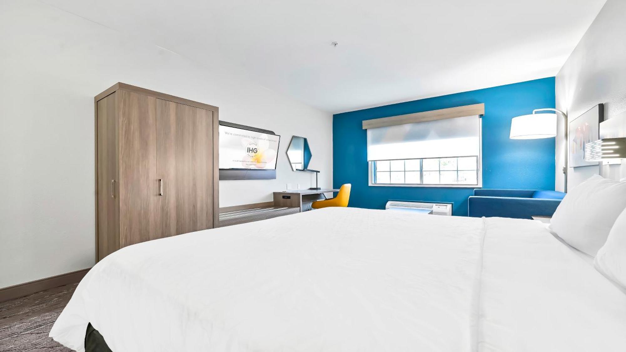 Holiday Inn Express Palestine By Ihg Exterior photo