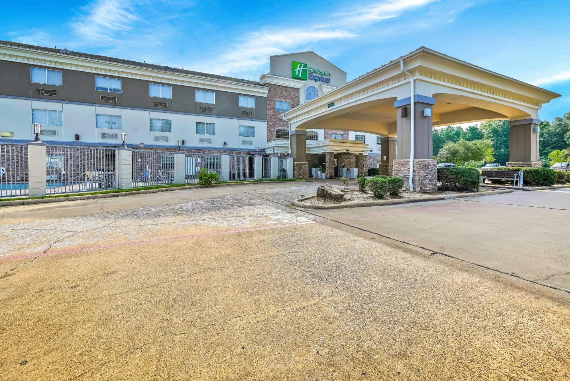 Holiday Inn Express Palestine By Ihg Exterior photo