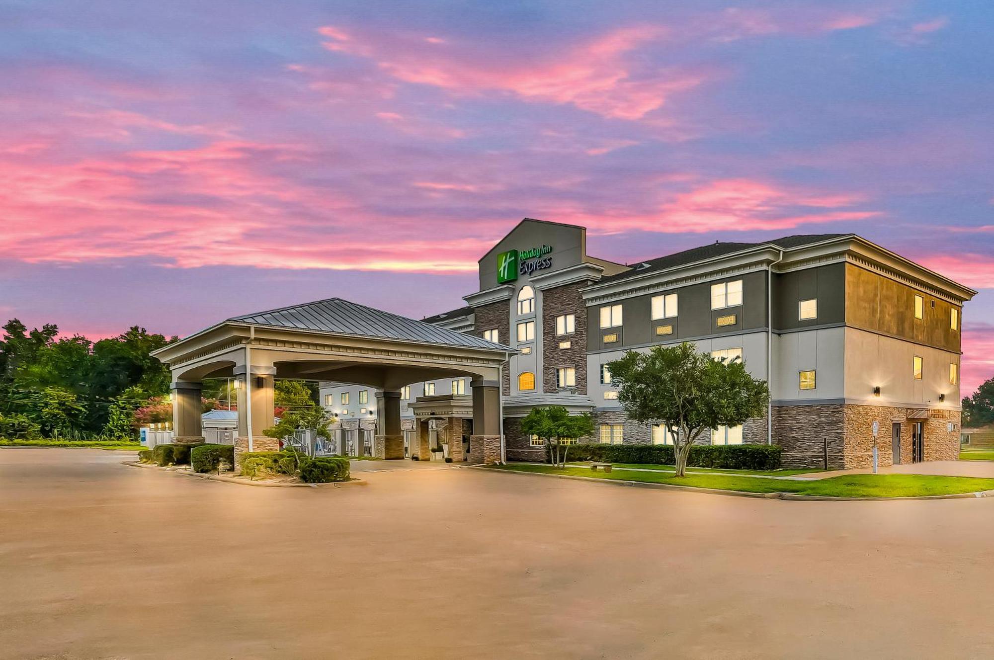 Holiday Inn Express Palestine By Ihg Exterior photo