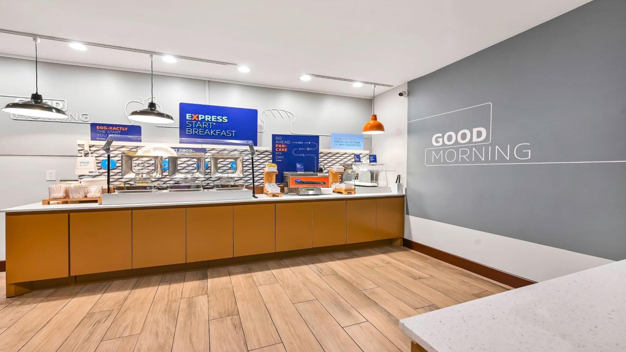 Holiday Inn Express Palestine By Ihg Exterior photo